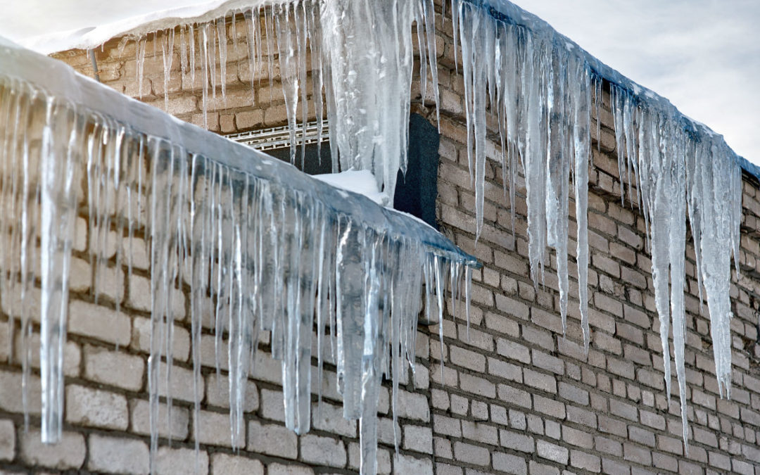 Read more about the article Ice Damming: What You Need To Know